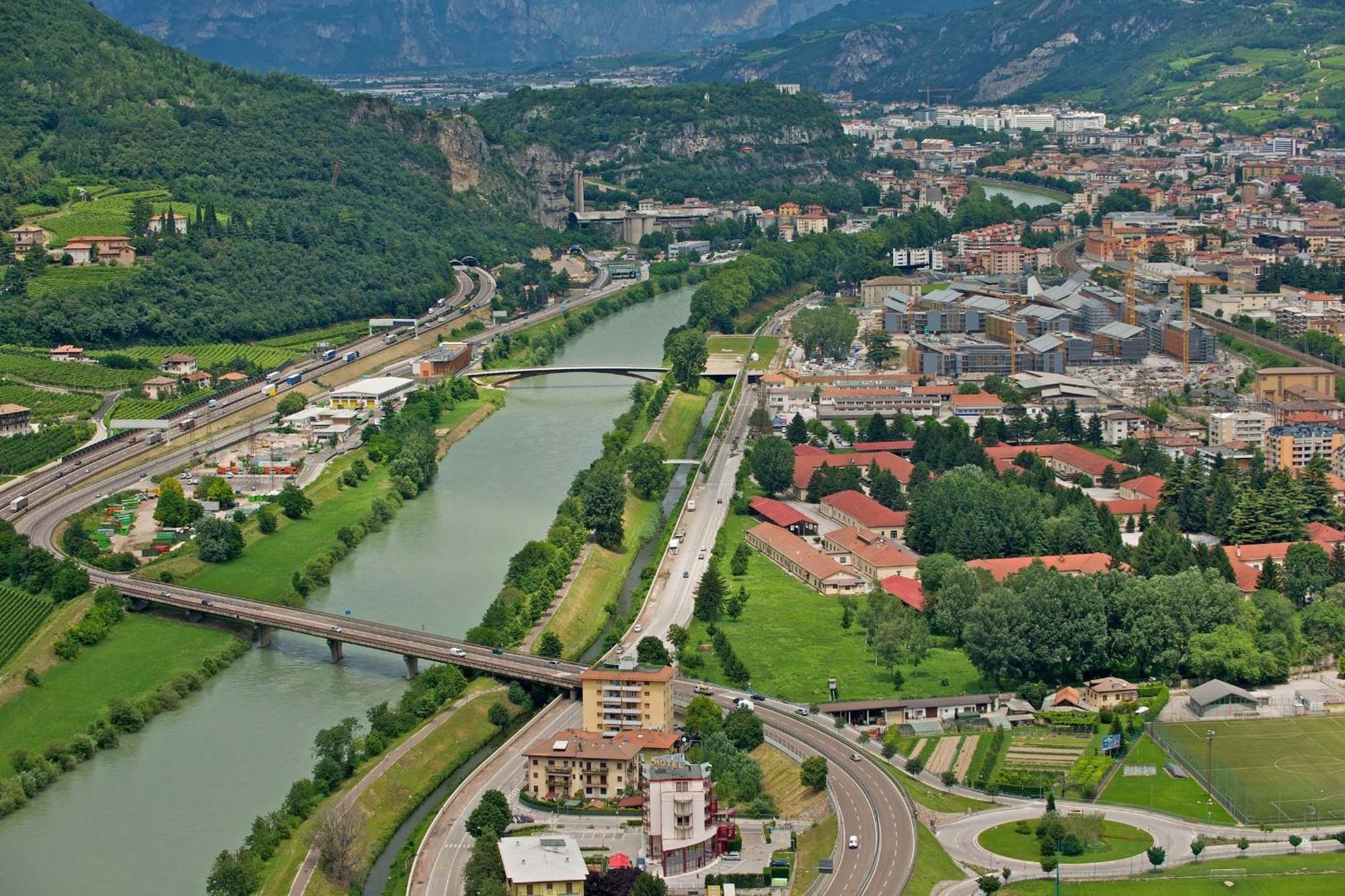 Hotel Sporting Trydent Zewnętrze zdjęcie